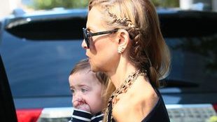 Nie uwierzycie, ile razy dziennie Rachel Zoe przebiera synka