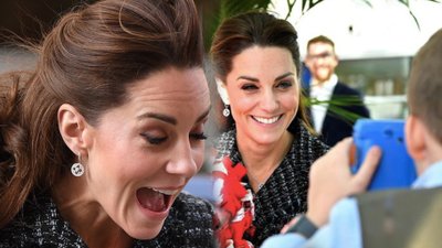 Kate Middleton WALCZY z wiatrem. Spódniczka ledwo trzyma się na księżnej (ZDJĘCIA)