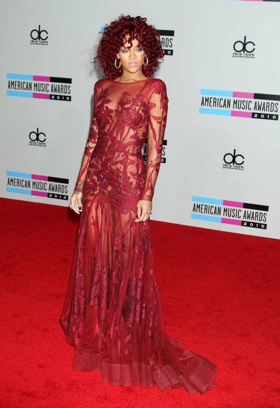 Rihanna – królowa czerwonych dywanów?
