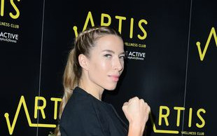 Ewa Chodakowska na ściance. Co ma na sobie?