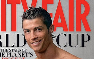 Cristiano Ronaldo maluje paznokcie