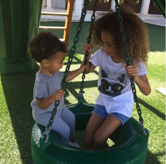 Nori West na zdjęciach