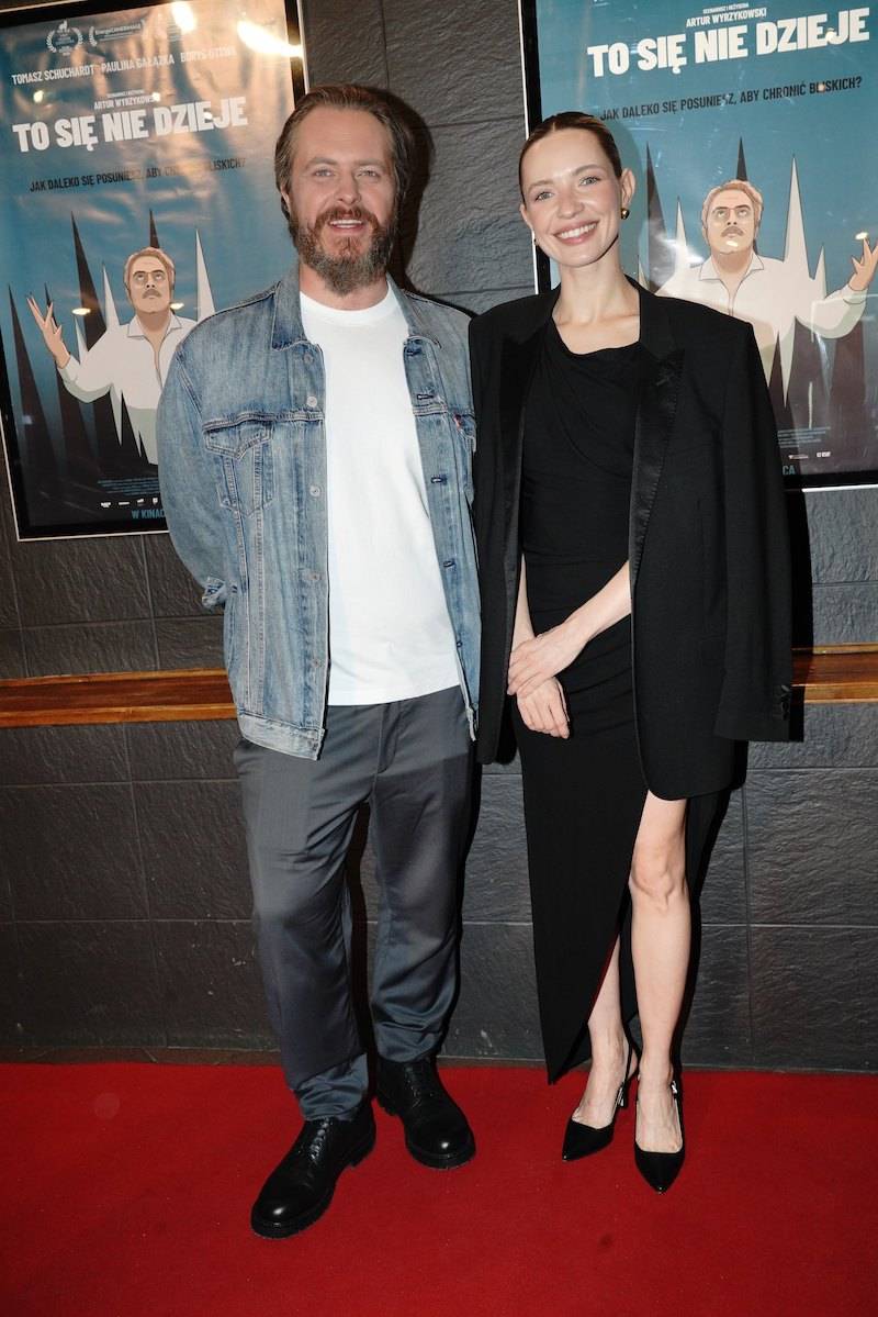 Obłędnie wystylizowana Paulina Gałązka zadała szyku w czarnej sukni. Spójrzcie tylko na ten dół!