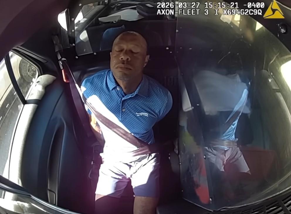 Niepokojące zachowanie sportowca po zatrzymaniu przez policję, fot. YouTube.com