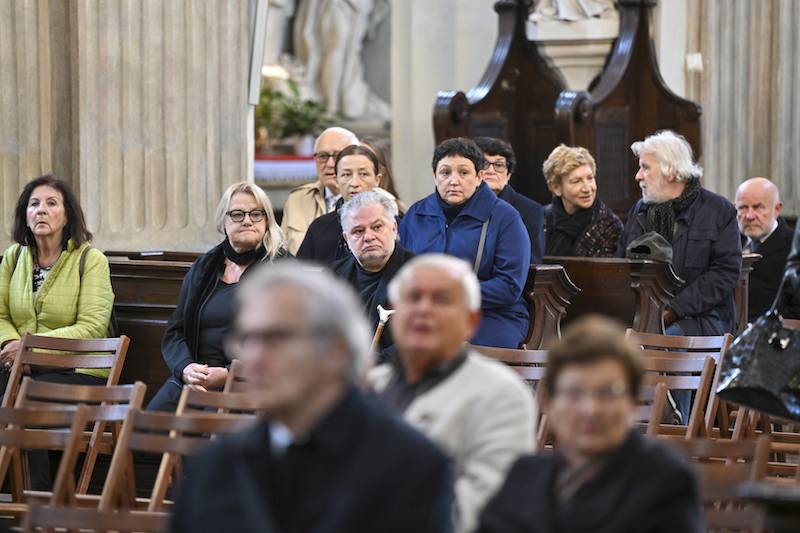 Pogrzeb Stanisława Radwana. Dorota Segda ze łzami w oczach żegna męża