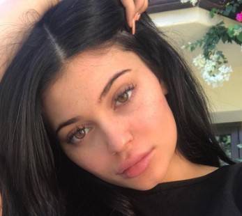 Kylie Jenner bardzo boi się o twarz swojego dziecka!