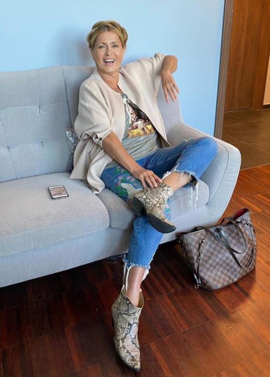 Ewa Kasprzyk w makijażu, który odjął jej lat. 