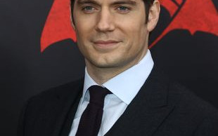 Henry Cavill miał WZWÓD w takim momencie!
