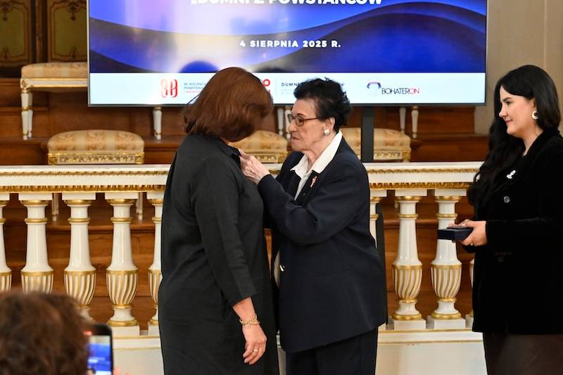 Maciej Musiał i Martyna Wojciechowska zostali dziś ODZNACZENI. Doceniono ich za pomoc dla kraju