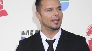 Co mają wspólnego Ricky Martin i tusz do rzęs?