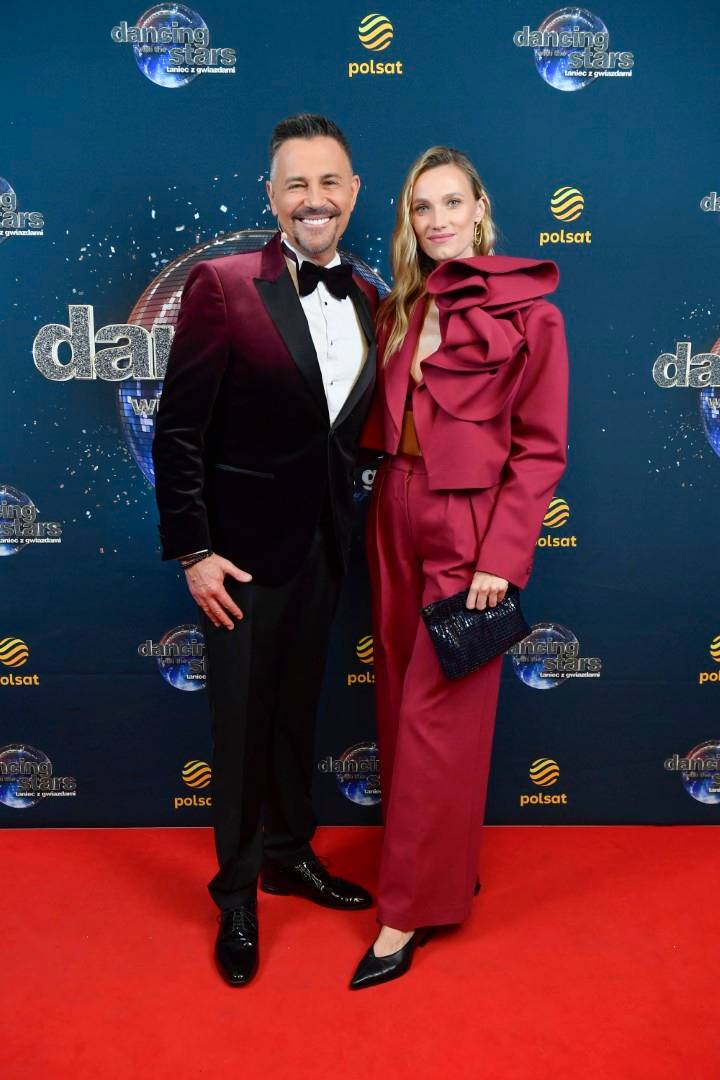 Finał “Tańca z Gwiazdami”: Zabrakło Kaźmierskiej i Hakiela! Karolina Gilon z chłopakiem, Bilguun z CIĘŻARNĄ partnerką!