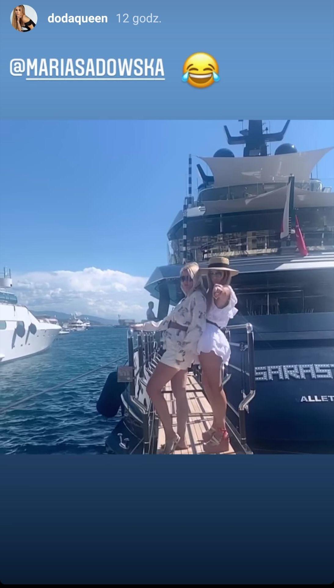 Doda i Maria Sadowska pozują na jachce