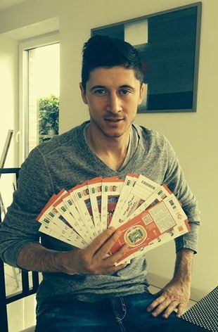 robert-lewandowski-R1