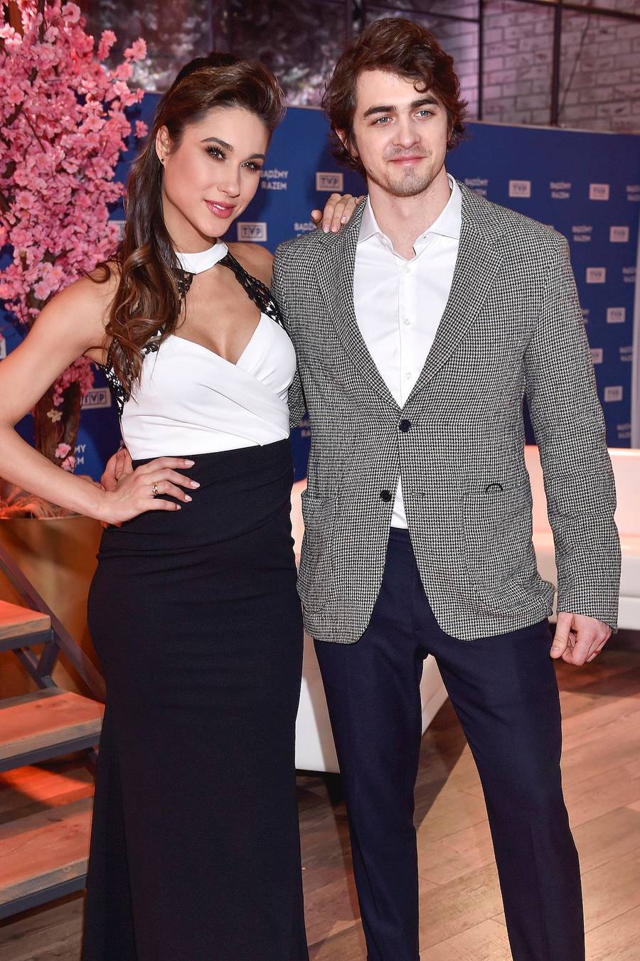 Ramówka TVP: Ida Nowakowska z mężem, Roksana Węgiel ZASZALAŁA z kreacją (ZDJĘCIA)