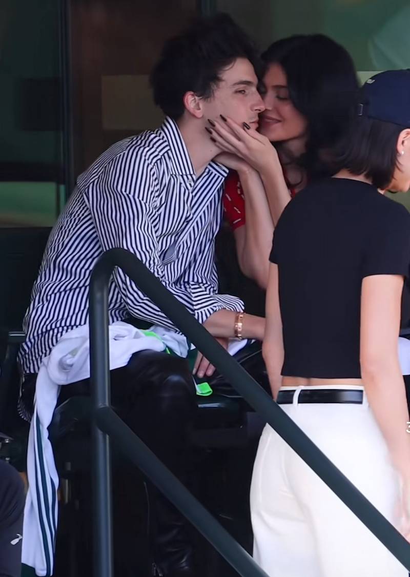 Kylie Jenner nie może oderwać rąk od Timothée Chalameta! Internauci bezlitośni: „Wygląda, jakby go to nie interesowało”