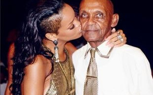 Rihanna to jednak dobra dziewczyna? (FOTO)