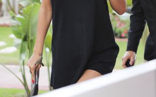 Rihanna poszła na zakupy w stroju kąpielowym (FOTO)