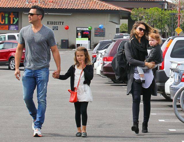 Jessica Alba z rodziną na zakupach