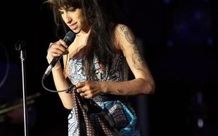 Narkomani splądrowali mieszkanie Amy Winehouse