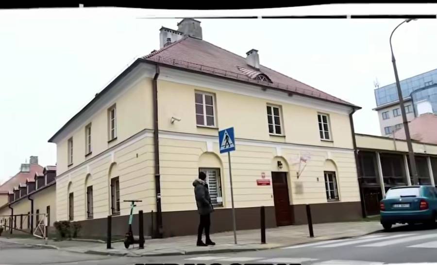 Budynek z zewnątrz "13 Posterunek', fot. Instagram