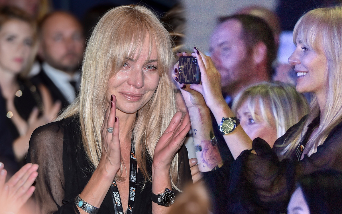 Agnieszka Woźniak Starak zalewa się łzami na premierze filmu “Ukryta Gra”