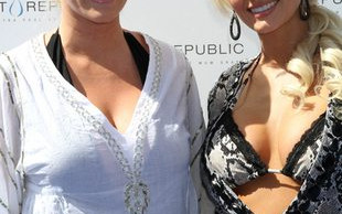 Holly i Kendra mają pretensje do Crystal Harris