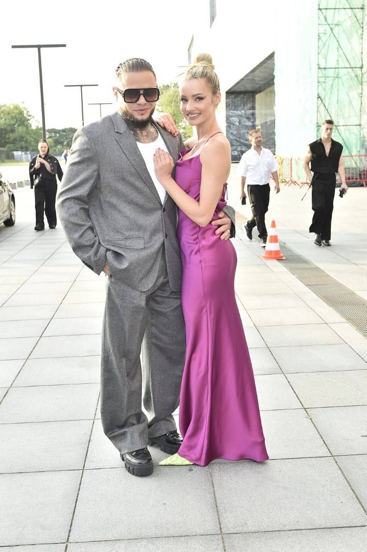 Gala Gwiazd Plejady: Julia Kamińska, jak grecka bogini, za to look Rutkowskich nikogo nie przebije! (FOTO)