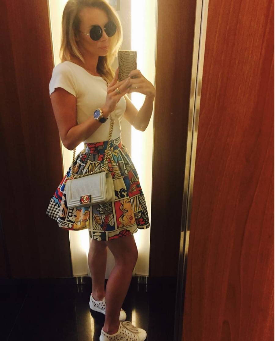 Filtry, emotikony i nakładki na zdjęcia! Tak wyglądał Instagram Janachowskiej na początku kariery (FOTO)