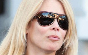 Claudia Schiffer wybieg zamieniła na ulicę (FOTO)