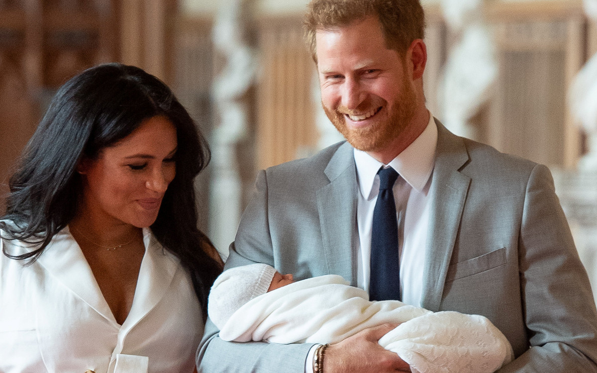Ludzie są przekonani, że Archie urodził się DWA tygodnie temu – sam książę Harry miał się wygadać
