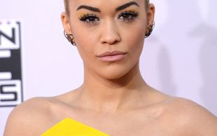 Czesał je ten sam fryzjer? (FOTO)