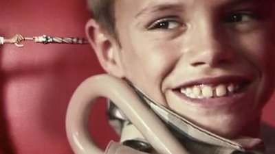 Romeo Beckham został nową twarzą Burberry! (FOTO)