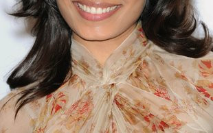 Freida Pinto dodaje sobie lat (FOTO)