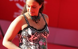 Noa – kolejna ciężarna gwiazda na czerwonym dywanie (FOTO)