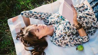 Książki: 10 kobiecych propozycji na lato