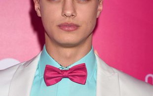 Zdjęcie Rafała Jonkisza z ręcznikiem na udach zrobiło furorę