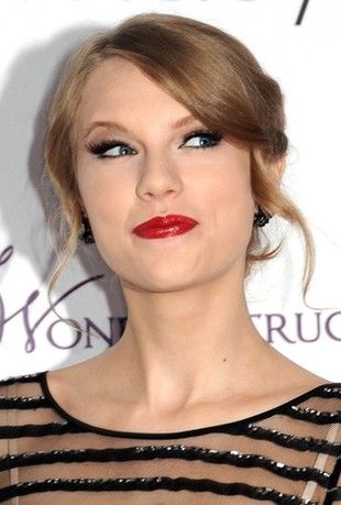 taylor-swift-15-R1