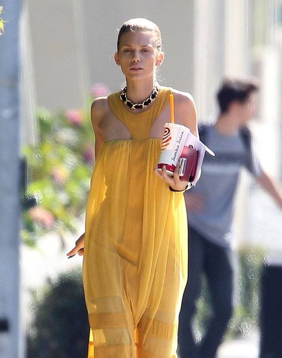 Prześwitująca sukienka AnnaLynne McCord