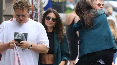Mówili, że jest z nim DLA KASY – ponad rok po ślubie Emily Ratajkowski pokazuje, jak bardzo jest zakochana w swoim mężu (ZDJĘCIA)