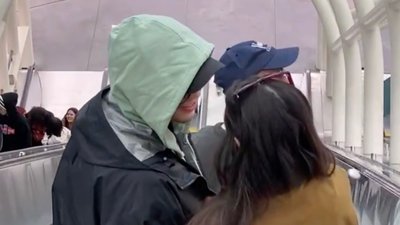 Oto prawdziwa, nowa dziewczyna Pete’a Davidsona. Nie jest nią Emily Ratajkowski!