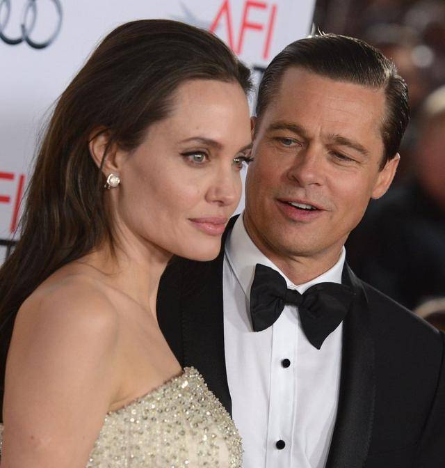 NAJPIĘKNIEJSZE wspólne momenty Jolie i Pitta na czerwonych dywanach