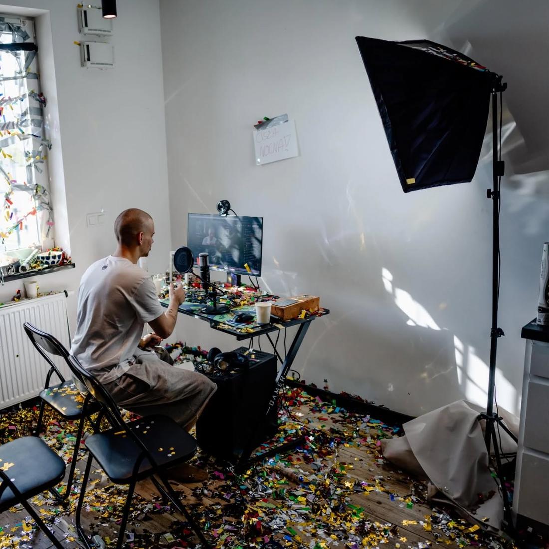 Mieszkanie Łatwoganga, fot. Facebook/Filip Naumienko