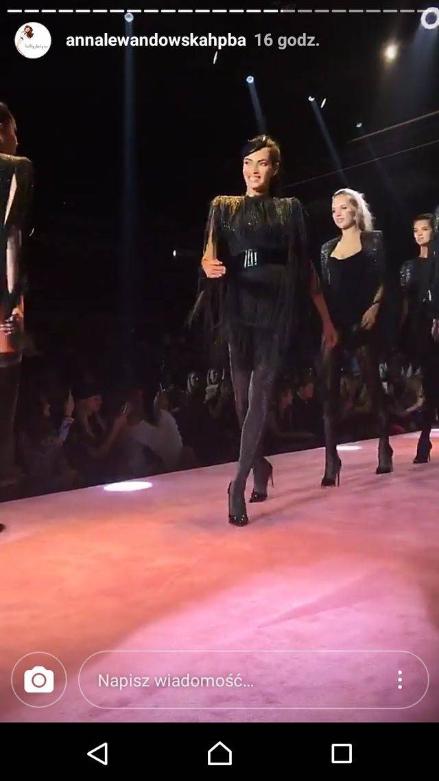 Anna Lewandowska z mężem na pokazie Calzedonii. Pozuje z samą Julią Roberts!