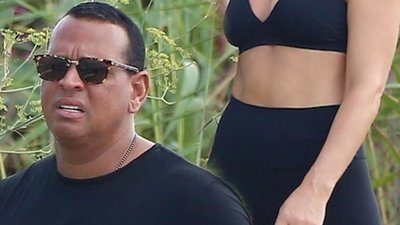 Alex Rodriguez z nową dziewczyną na IBIZIE. Dziewczyna ma niezłą figurę