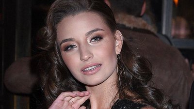 Julia Wieniawa dodała sobie 10 lat makijażem (ZDJĘCIA)