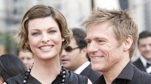 Linda Evangelista domaga się $46 tys. od męża Salmy Hayek