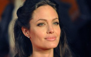 Sensacja! Angelina Jolie zjadła coś słodkiego