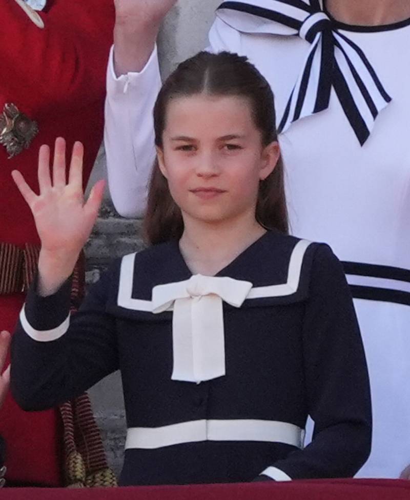 Dzieci Williama i Kate na balkonie Pałacu Buckingham. Najmłodszy znów skradł show (ZDJĘCIA)