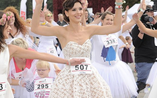 Bieg w sukniach ślubnych 2015