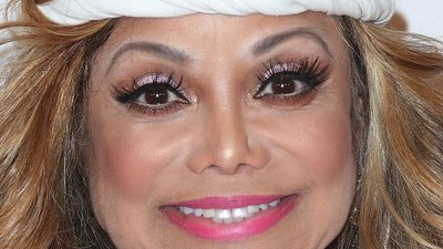 Co się dzieje z twarzą siostry Michaela Jacksona? (ZDJĘCIA)